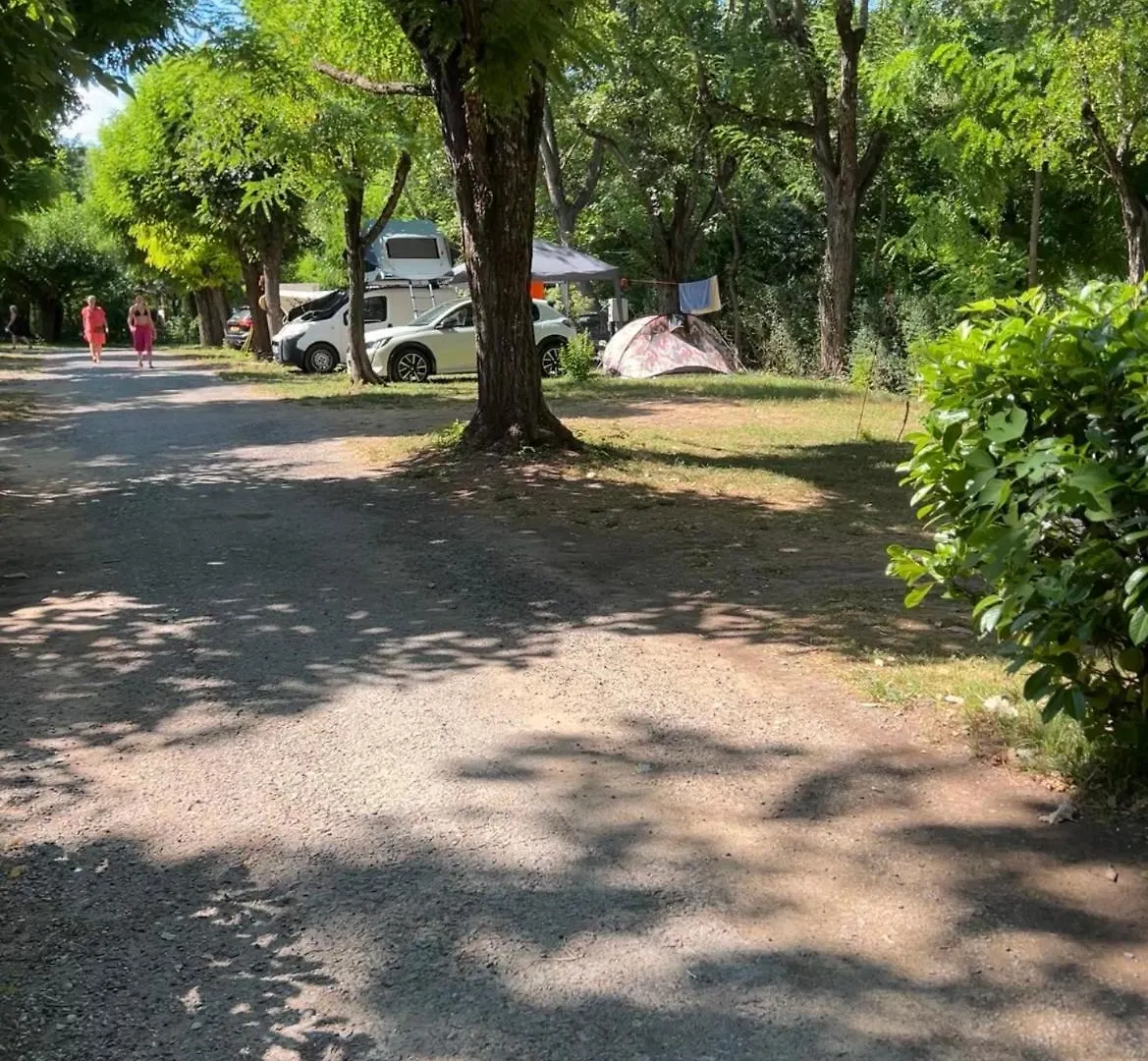 Кемпинг Emplacement Tente, Caravane 120 M2 Chauzon